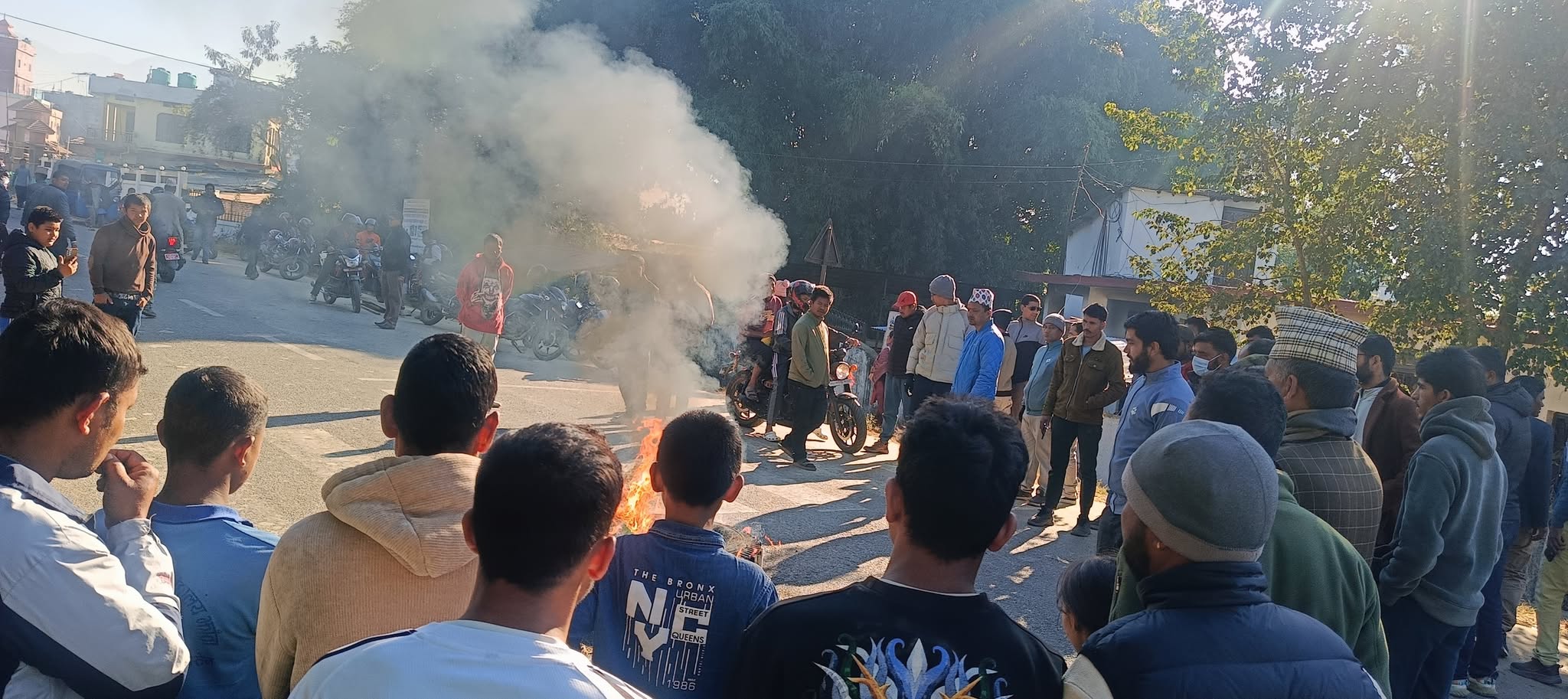 पत्रकार वीरेन्द्र आचार्यको दुर्घटना शंकास्पद रहेको भन्दै आफन्त आन्दोलित