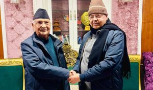 केपी ओली र झलनाथ खनालबीच मध्यरातमा भेट