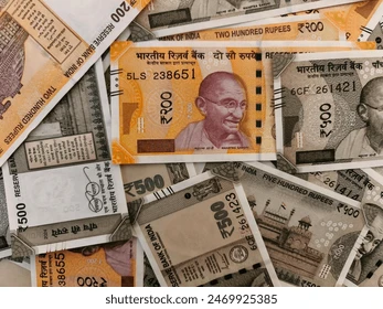 नेपालमा भारु २ सय र ५ सय दरका २५ हजारसम्म बोक्न पाइने