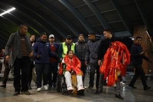 भदाै २४ का दिन जलाइएकी झलनाथ पत्नी रविलक्ष्मी उपचारपछि स्वदेश फर्किइन्