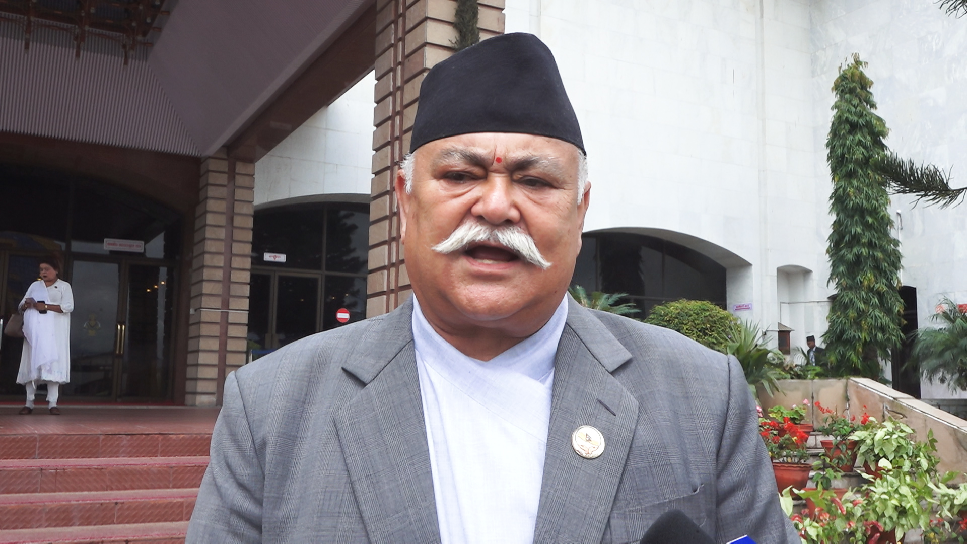 मकवानपुर क्षेत्र नं. १ बाट राप्रपाका दीपक बहादुर सिंह एकल सिफारिस