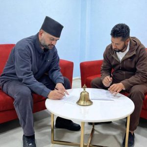 झिसमिसेमा बालेन-रविले गरे सहमति पत्रमा हस्ताक्षर