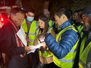 मन्त्री घिसिङद्वारा नागढुङ्गा-मुग्लिन सडक अनुगमन, चाँडो निर्माण सम्पन्न निर्देशन