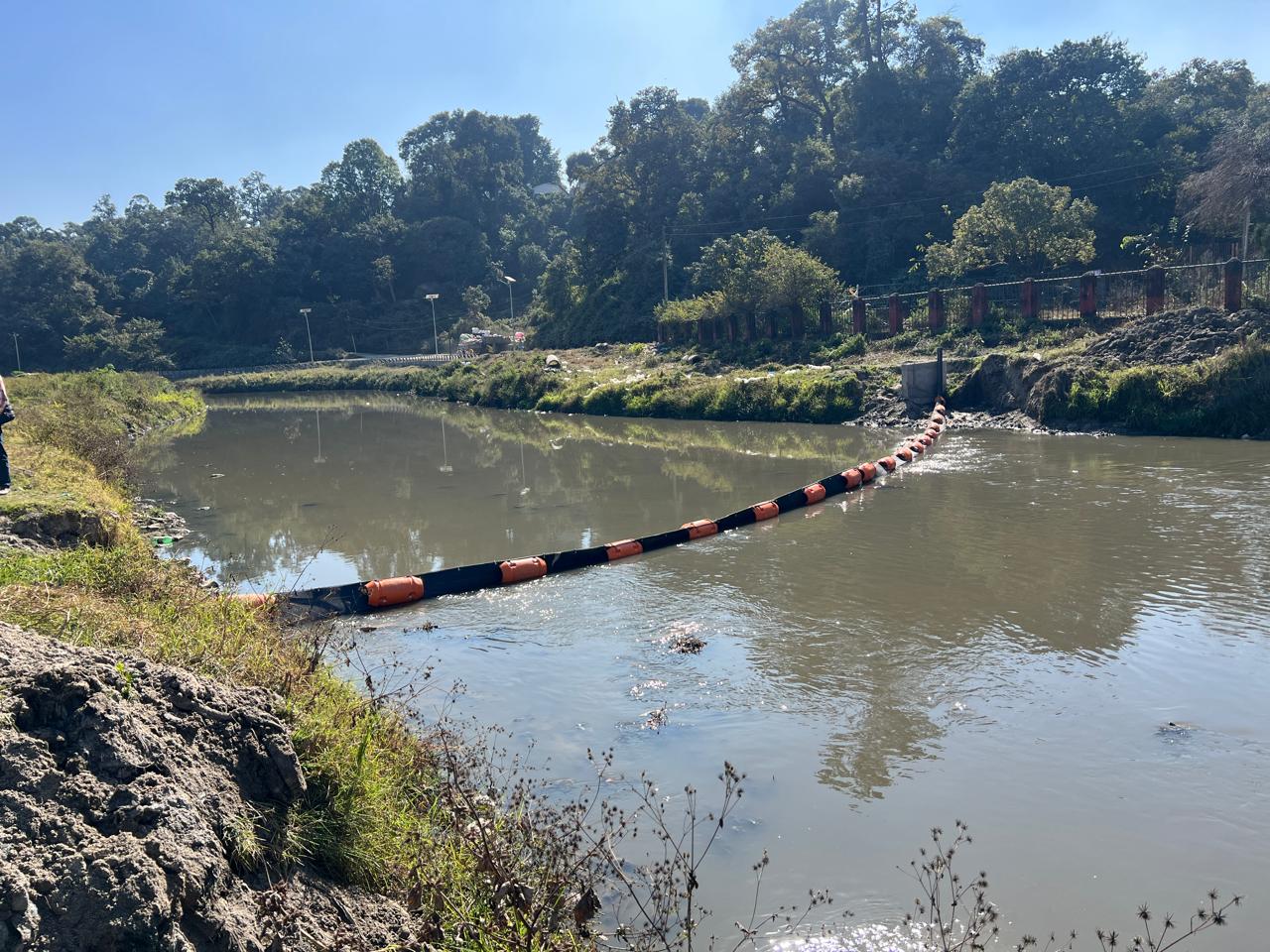 बागमतीमा ‘ट्राश बेरियर’, तैरिने फोहर पदार्थ सङ्कलनको लक्ष्य