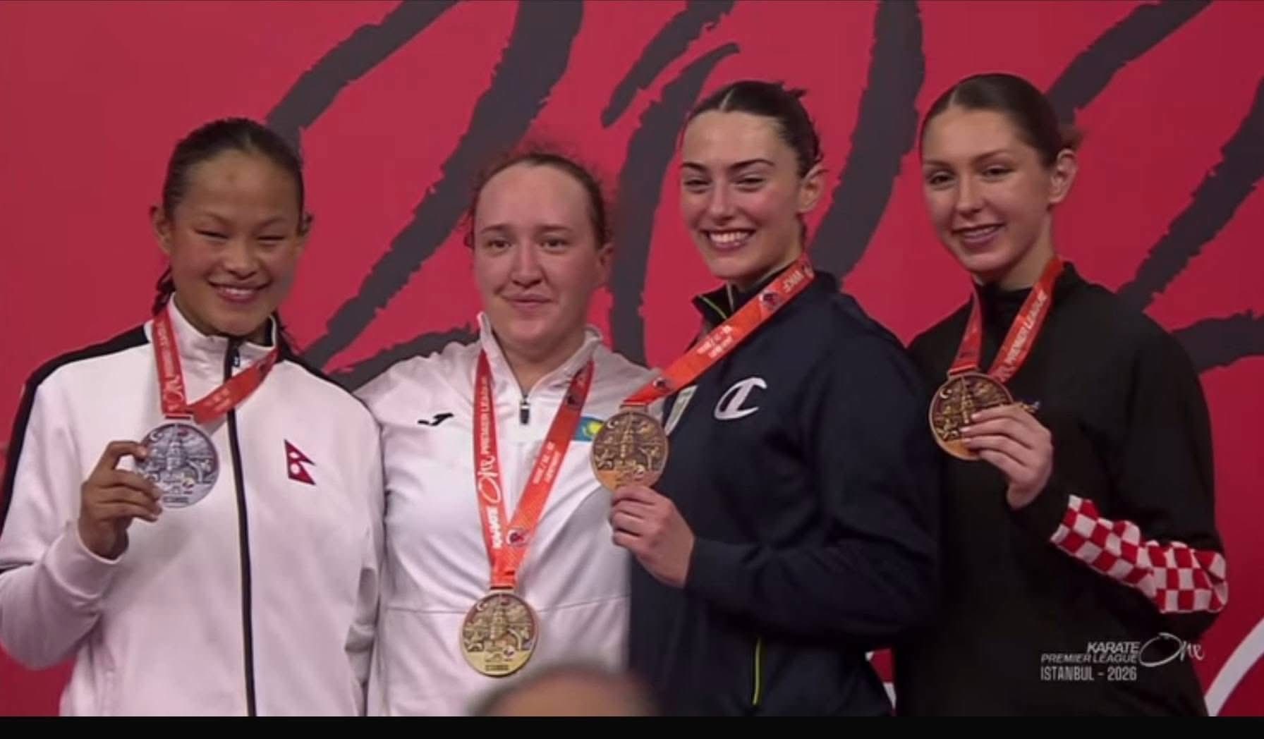 कराते वान प्रिमियर लिगमा एरिका गुरुङलाई रजत पदक