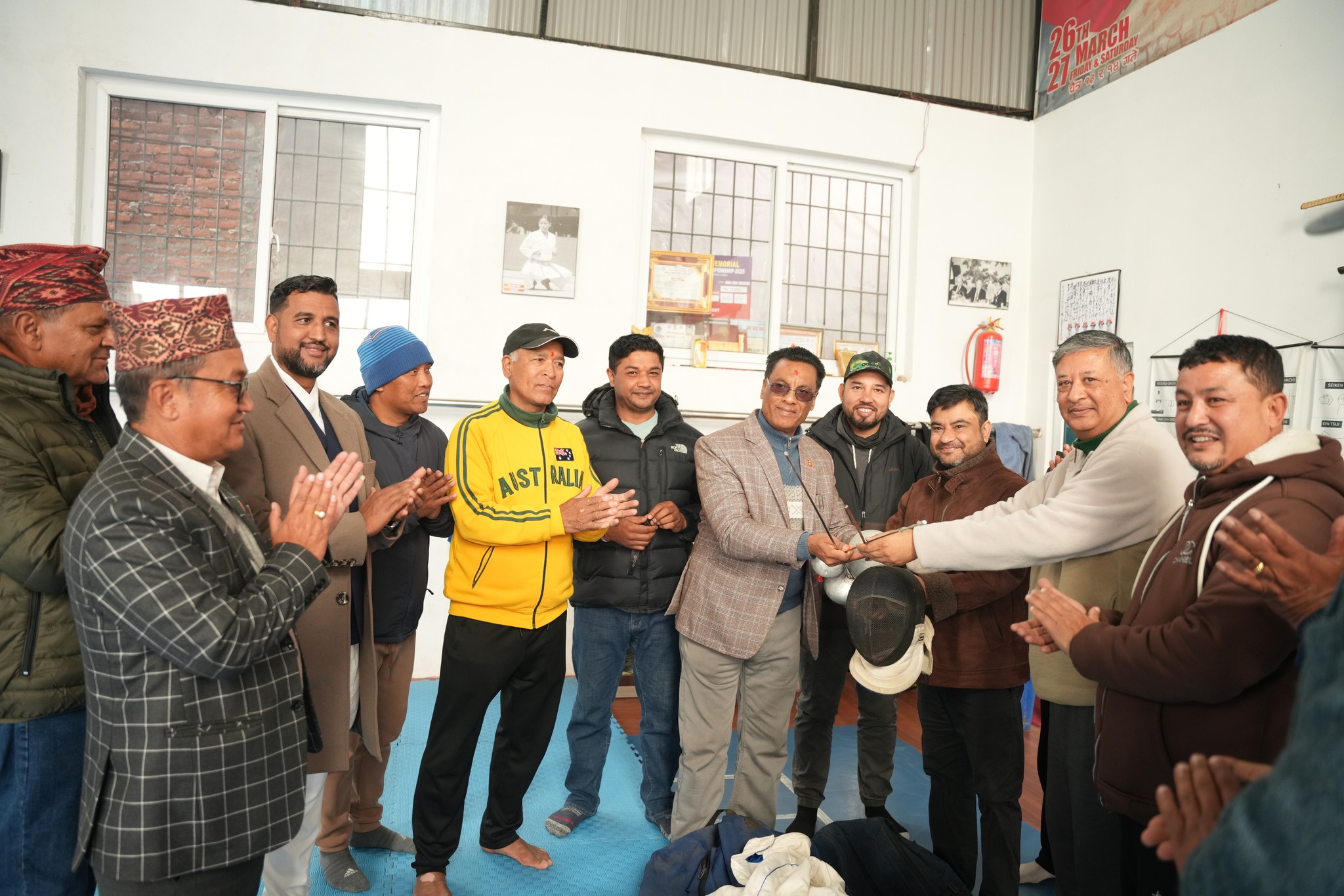 चन्द्रागिरिमा भित्रियो फेन्सिङ खेल, नगरप्रमुख गिरीको उपस्थितिमा खेल सामाग्री हस्तान्तरण (फोटो फिचर)