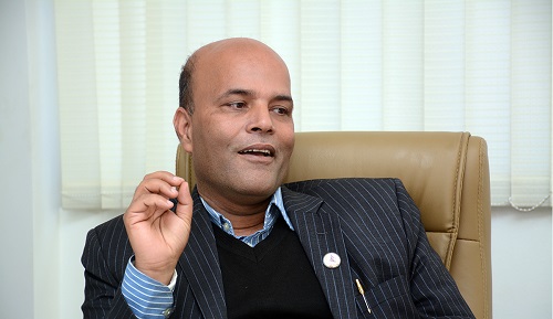 निवर्तमान सांसद् अमरेशकुमार सिंह रास्वपा प्रवेश गर्दै