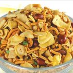 चन्द्रागिरिबासीले मुख मिठ्याउँदै खाने गरेको दालमोठ गुणस्तरहीन भएको पुष्टि, २६ सय प्याकेट नष्ट गरियो