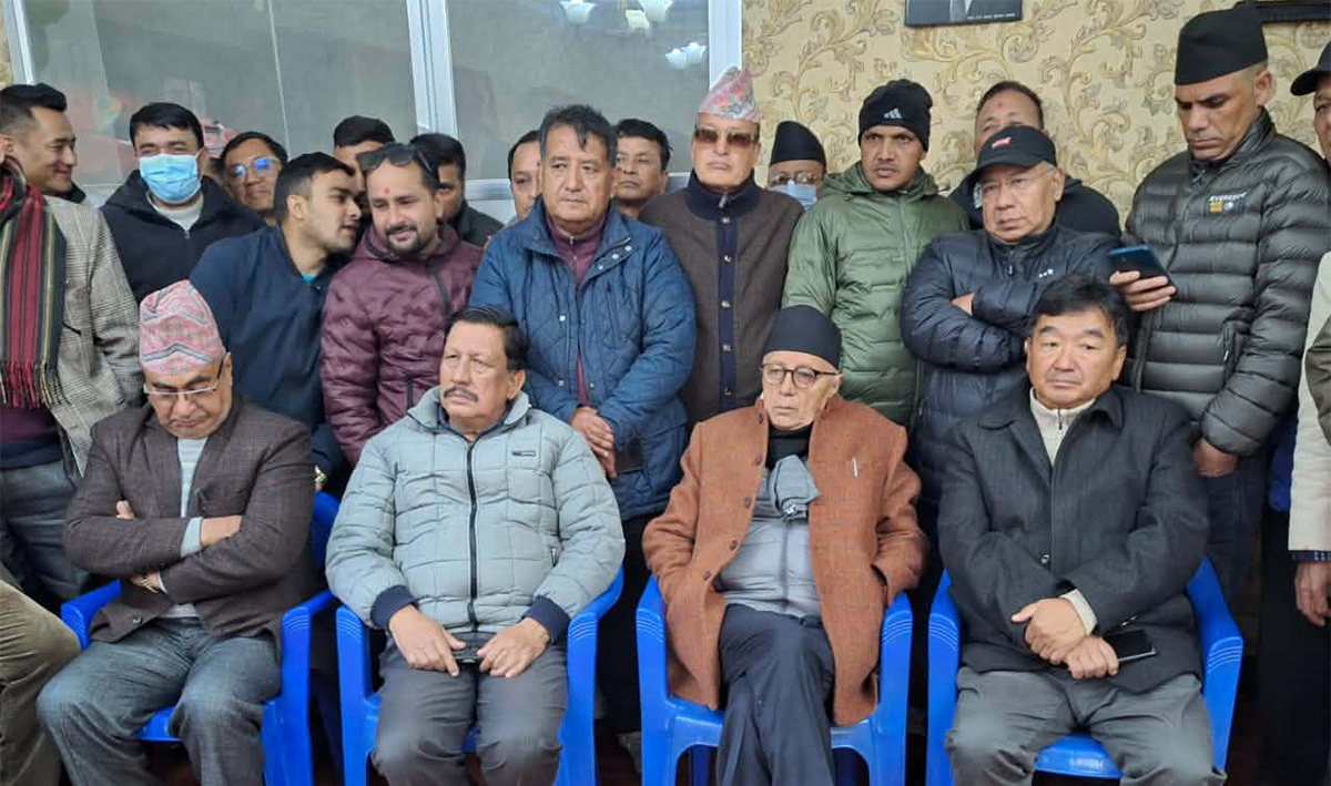 विशेष महाधिवेशन केन्द्रीय समितिले नै बोलाउनुपर्छ : नेपाली कांग्रेसका नेता डा. शेखर कोइराला