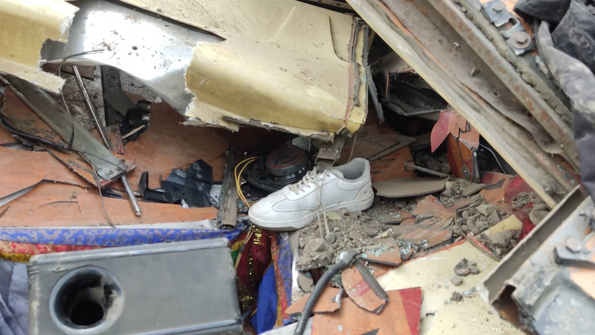 धादिङमा यात्रु बस दुर्घटना हुँदा ज्यान गुमाउने सबै १९ जनाकै सनाखत, अधिकांश मृतक युवा उमेरका