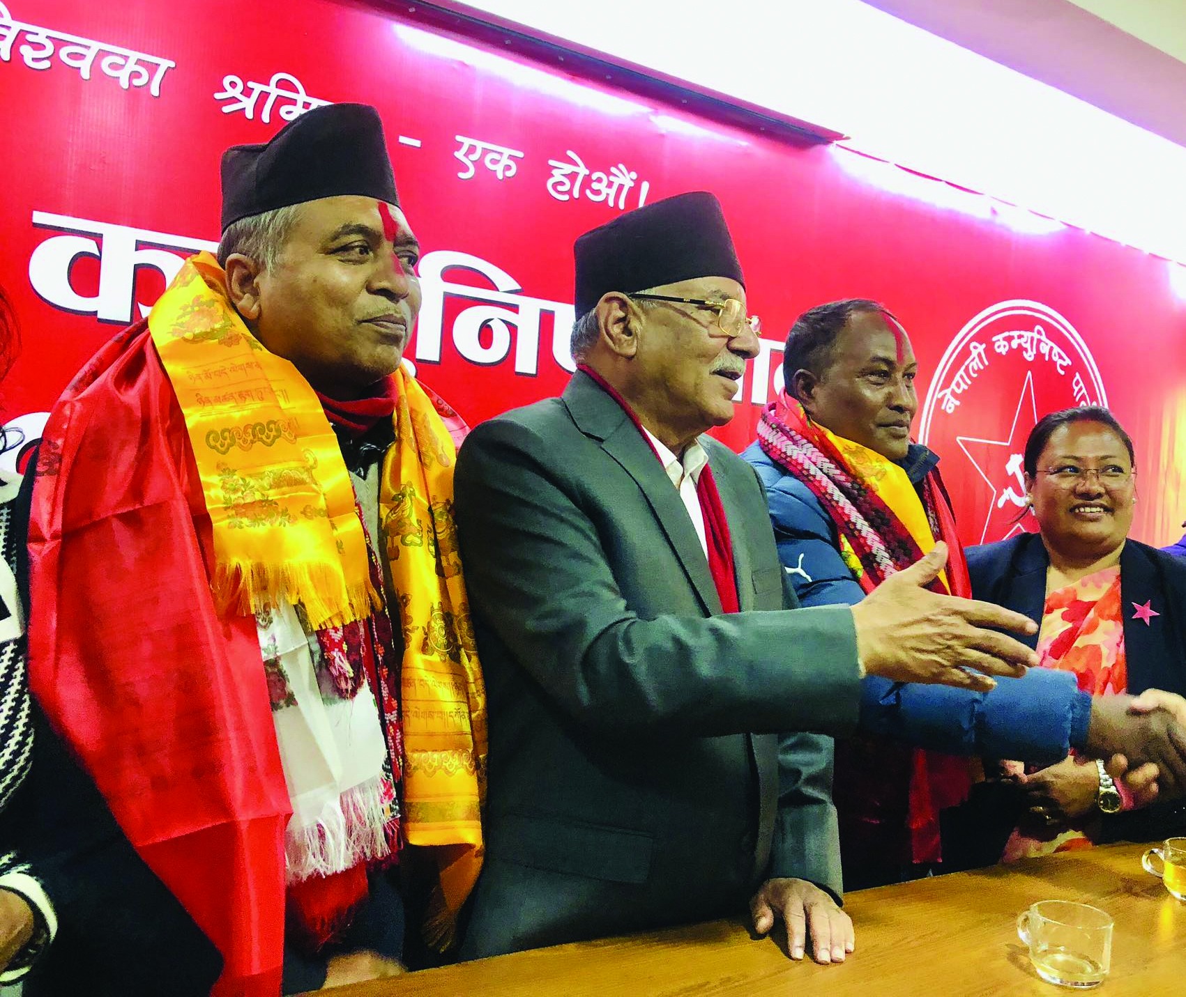 कीर्तिपुरमा ५ वर्ष रजगज गरेका एमालेका पूर्व मेयर रमेश महर्जनले रोजे नेकपा