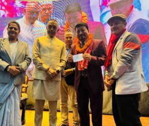 नेकपा एमालेका नेता रामवीर मानन्धरसहित ७८ जना नेपाली कांग्रेस पार्टी प्रवेश