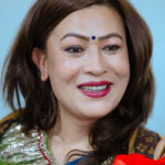 ट्रान्सजेन्डर महिलाको रूपमा पहिलोपटक सांसद बनेकी भूमिकालाई कलम उपहार