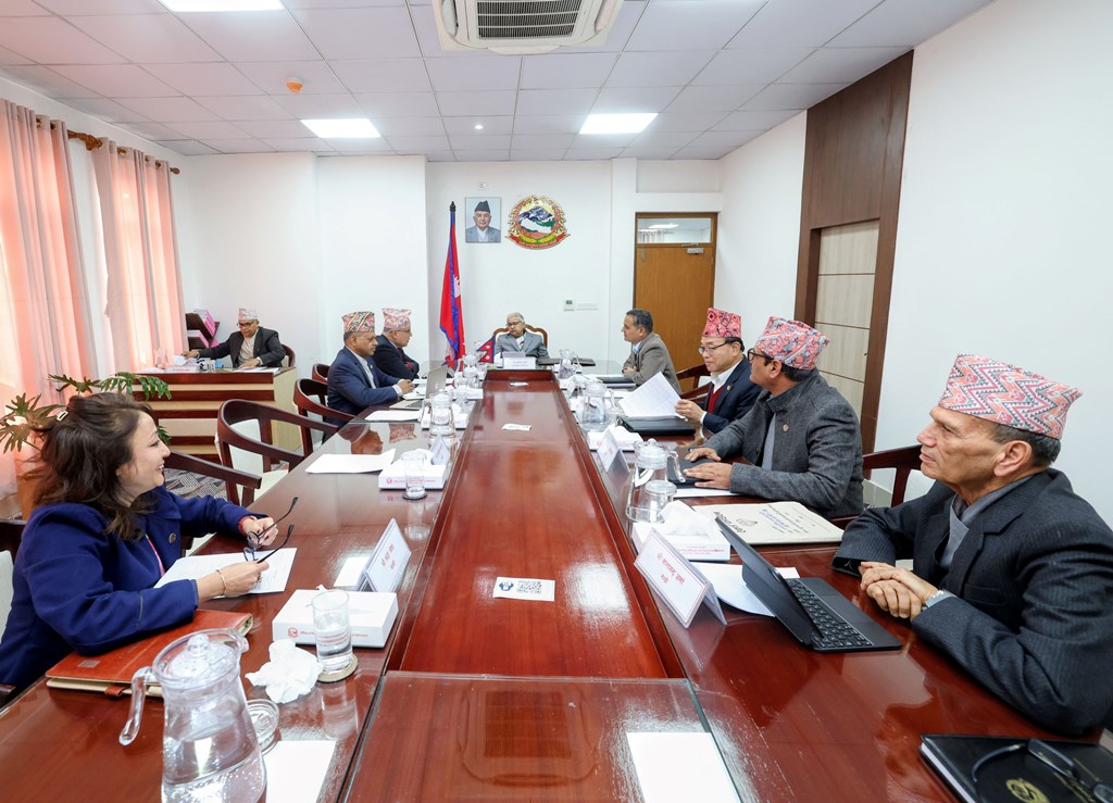 मन्त्रिपरिषद्काे आकस्मिक बैठक बस्दै