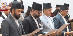 नवनिर्वाचित सांसदहरूले लिए शपथ