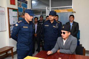 गृहमन्त्री गुरुङद्वारा जिल्ला प्रहरी परिसर काठमाडौंको निरीक्षण