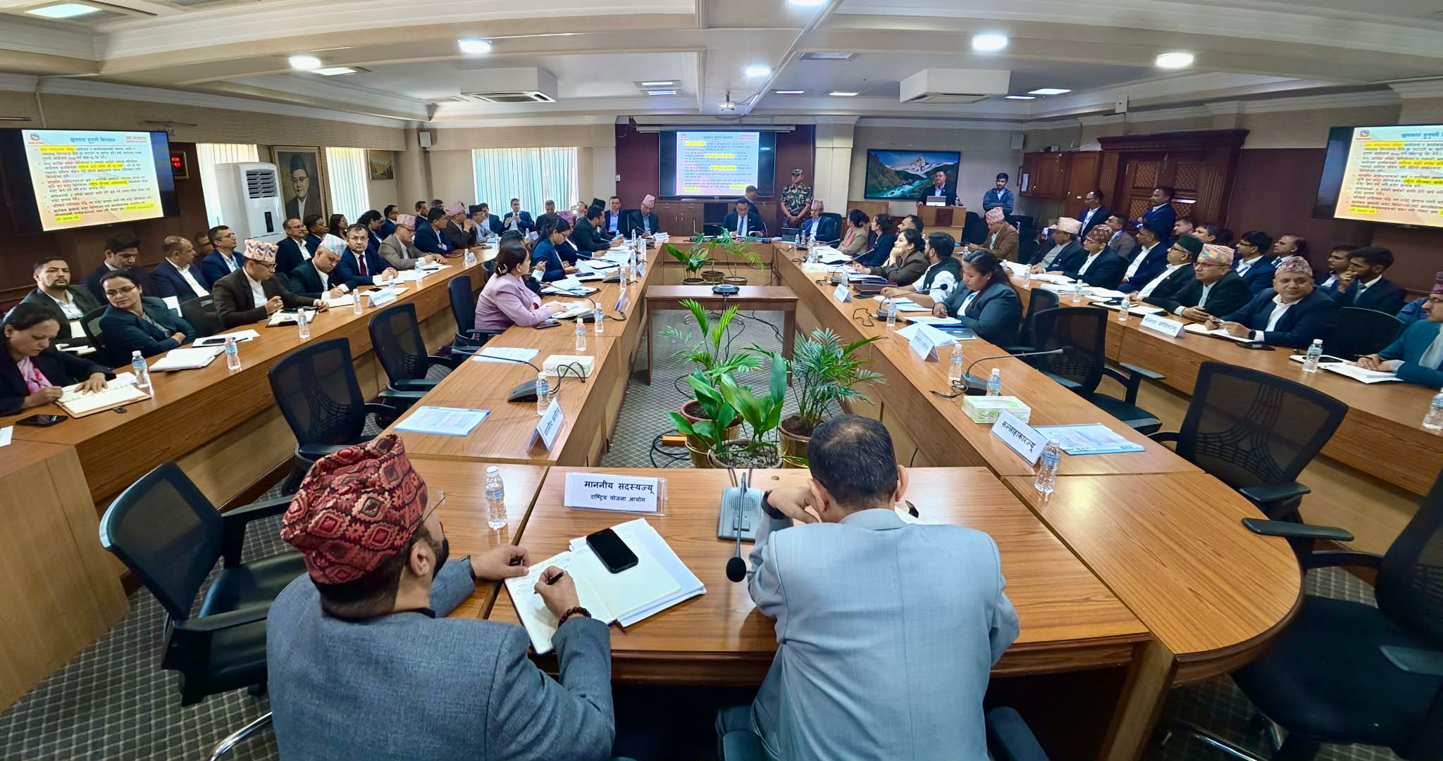 अर्थ मन्त्री र विषयगत मन्त्रालयका मन्त्री तथा सचिवहरुबीच बजेट तयारीबारे छलफल