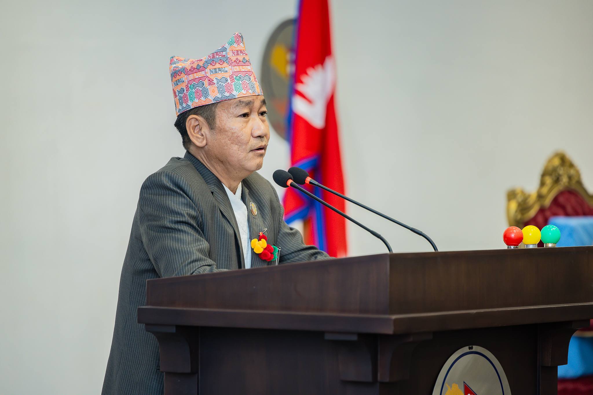 श्रम संस्कृति पार्टीका अध्यक्ष तथा सांसद् हर्क साम्पाङको फेसबुक स्टाटसले खैलाबैला