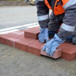 किसिपिडी सम्पदा बस्तीमा ४० लाख रुपैयाँको ईंटा विच्छ्याउँदै चन्द्रागिरि नगरपालिका