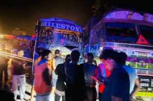 धादिङको बैरेनीमा मध्यरातमा तीनवटा सवारीसाधन ठोक्किए, ३७ जना घाइते