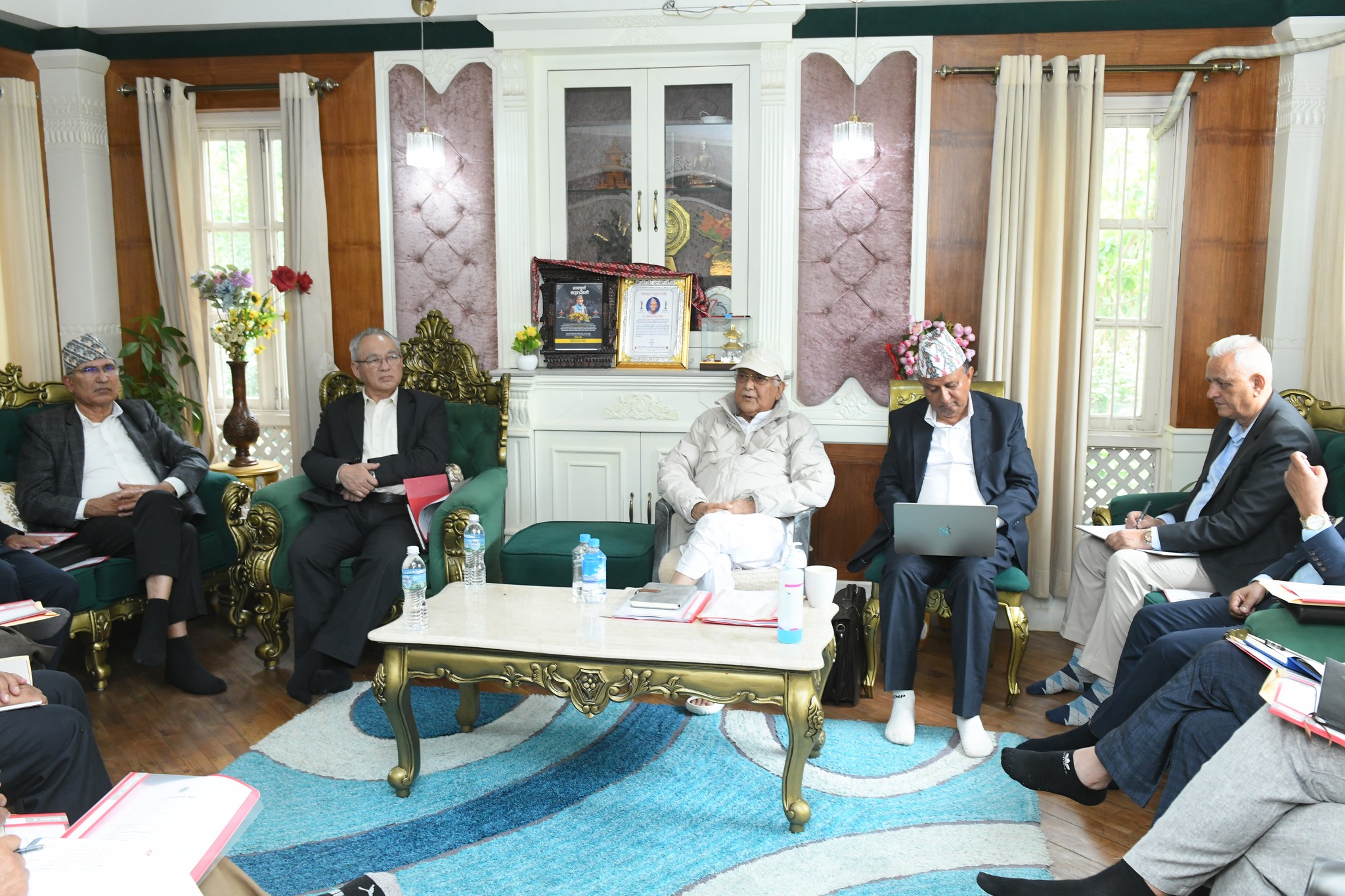 नेकपा एमालेको सचिवालय बैठकमा ११ प्रस्तावमाथि छलफल