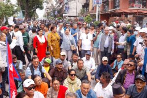 नेकपा एमालेका नेता कार्यकर्ताले मागे प्रधानमन्त्री शाहको राजीनामा