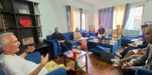 ‘संविधान संशोधन बहस पत्र’: प्रधानमन्त्रीका सल्लाहकारले भेटे पूर्व प्रधानमन्त्री भट्टराई