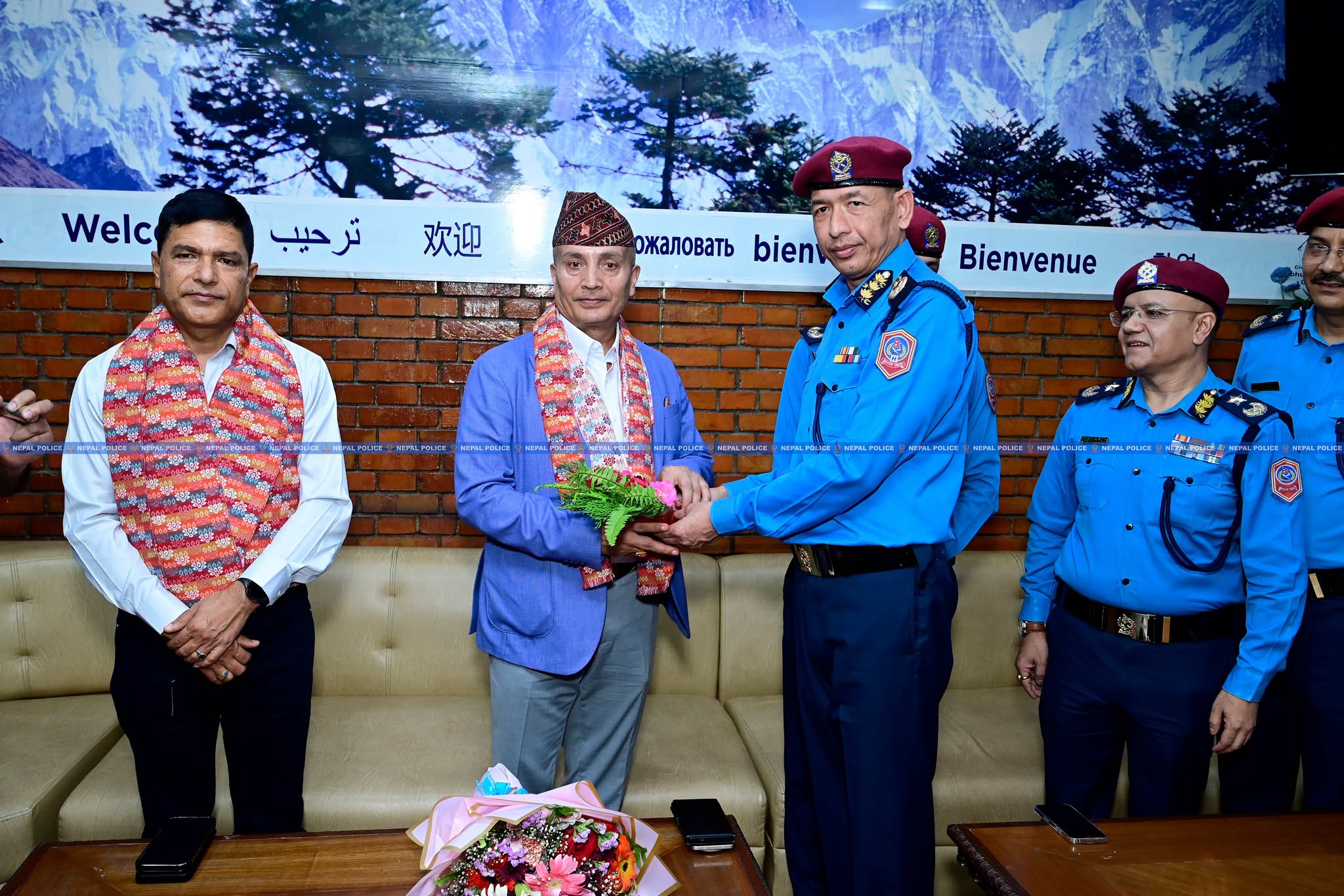प्रहरी महानिरीक्षक कार्की र सशस्त्र प्रहरी महानिरीक्षक पौडेल न्यूयोर्क प्रस्थान