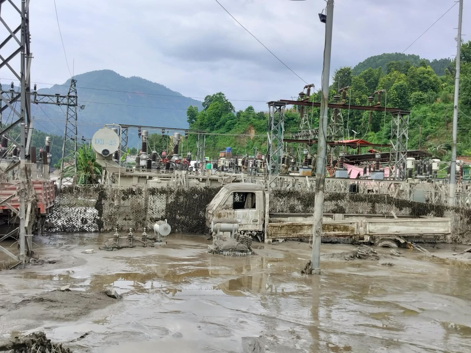 भोटेकोसी बाढीबाट विद्युत् संरचनामा ठूलो क्षति, ४३१ मेगावाट विद्युत् प्रणालीबाट बाहिरियो
