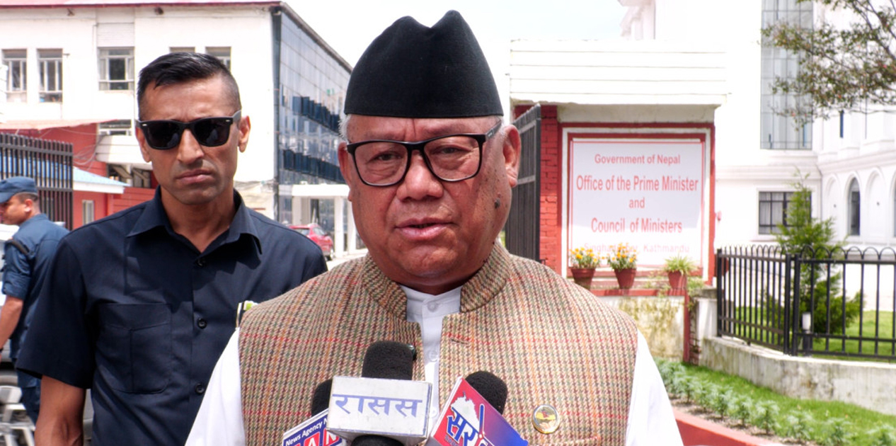 प्रधानमन्त्री बालेनलाई भेटेर आङ्देम्बेले बुझाए ९ बुँदे ध्यानाकर्षण पत्र