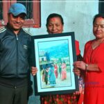 चर्चामा आशमाया गोपालीले ६७ वर्षअघिको दशैंमा थानकोटमा पिङ खेल्न पालो कुरेको तस्बिर